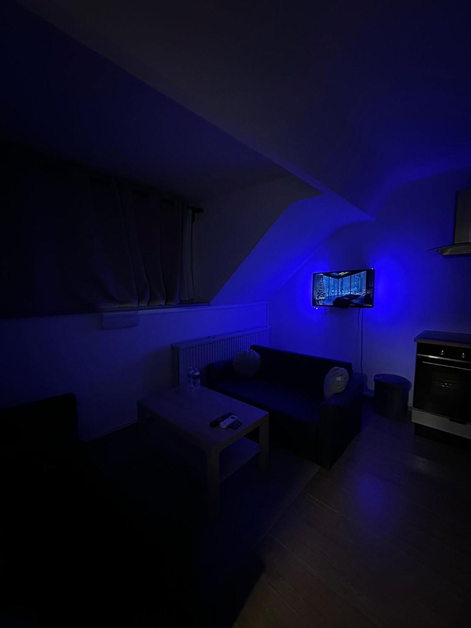 Elegance & Comfort Brand New Apartment Near To Atomium — Photos 1